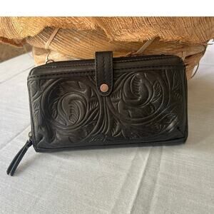The Sak Black Leather Wallet card Cell Phone Holder Coin Purse Women